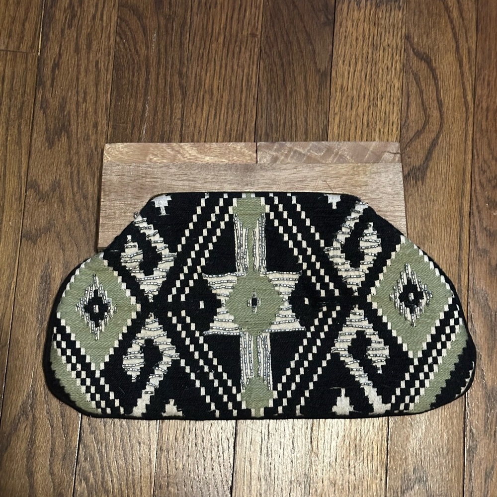 Geometric Pattern Clutch